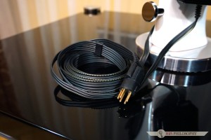 Pięciożyłowy kabel od słuchawek Stax również nie wybiera się na audio-emeryturę...
