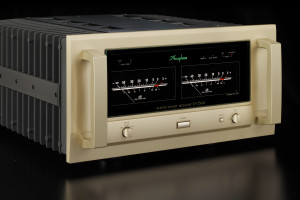 Accuphase P-7300