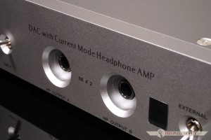 CMA 600i to nowoczesny wzmacniacz słuchawkowy z sekcją DAC.